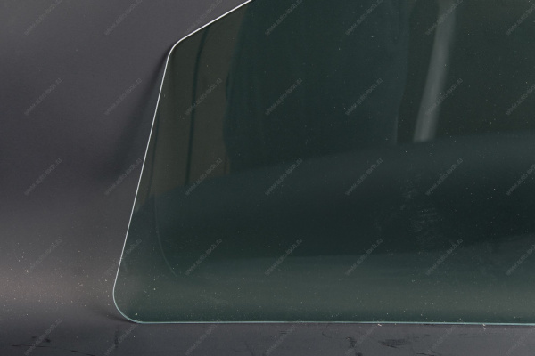Стекло LADA Vesta опускное передней двери левое тонирован. (Tinted) Lada LADA 8450045191