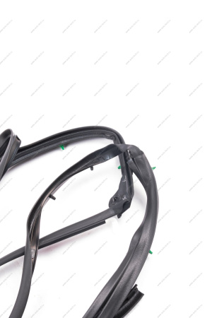 Уплотнитель LADA Vesta/Веста проема задней двери правый верхний Lada LADA 8450007890