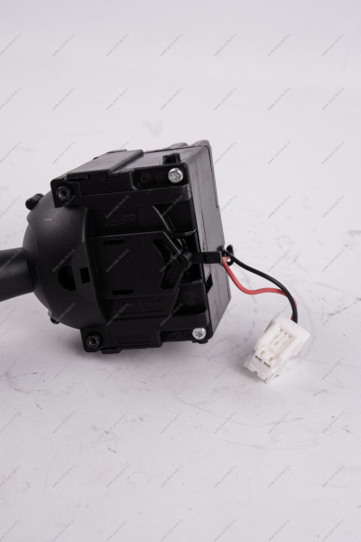Подрулевой переключатель левый Renault Logan-II, Sandero-II, Dokker, Duster-I фаза 2 (Valeo) Renault RENAULT 255405005R