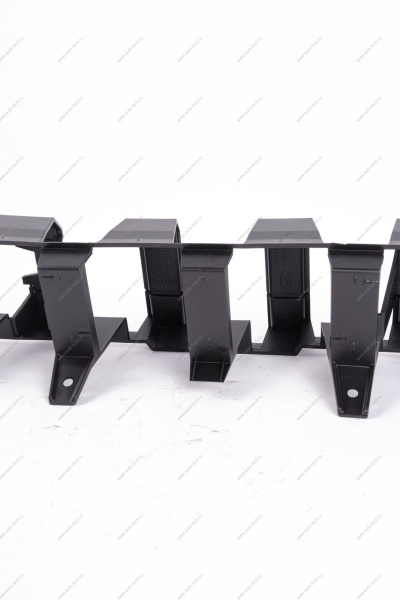 Усилитель переднего бампера средний (пластик) LADA Vesta FL Lada LADA 8450040060