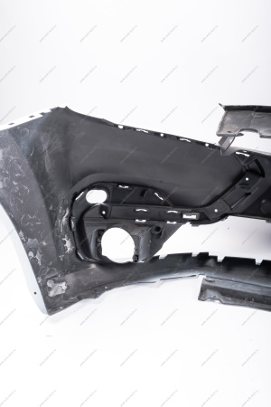 Бампер LADA Largus (FL) NEW передний с буксирной проушиной крашеный в цвет 221 Ледниковый (Белый) Lada LADA 8450091522-221