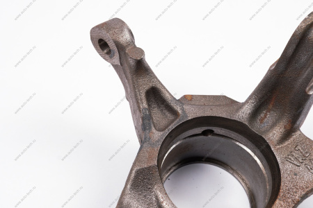 Кулак поворотный левый RENAULT Duster Renault RENAULT 400156701R