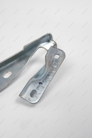 Петля капота правая 654115PA0A Datsun Nissan DATSUN 654115PA0C