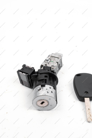 Замок зажигания LADA Vesta с цилиндрами замка двери (без 8450030224 рычага выключателя замка) к-т LD LADA 8450033065