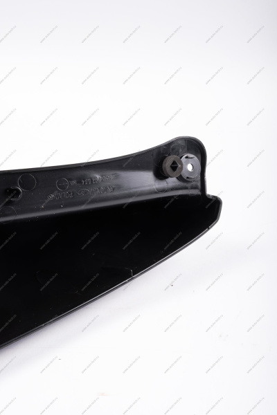 Накладка LADA Largus задней стойки левая (над задним фонарем)( Полад г. Тольятти) Lada LADA 8450000422