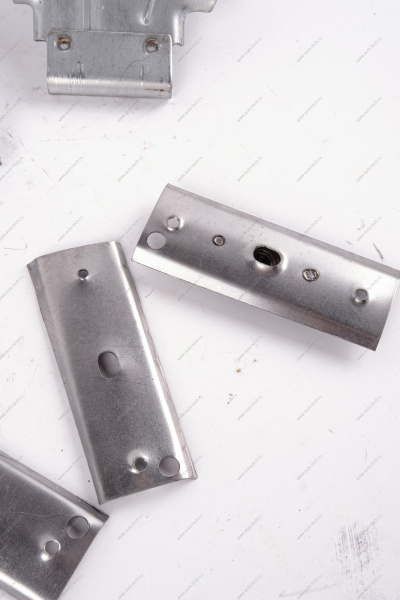 Кр-н переднего бампера ВАЗ-2108 (комплект) без болтов крепл бампера 21080-2803168-00) Lada LADA 21080-2803018-01