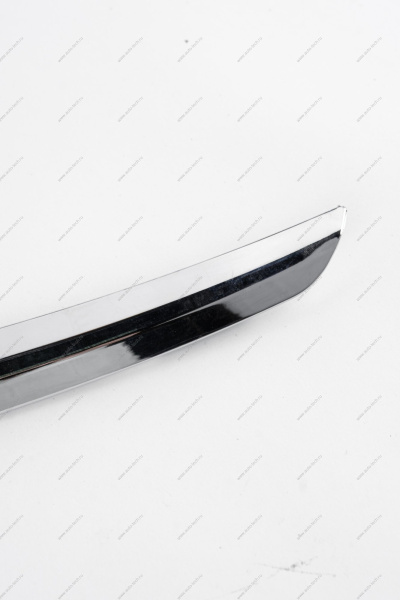 Молдинг переднего бампера верхний левый (хром) LADA Largus (FL) NEW Россия Россия 8450090633