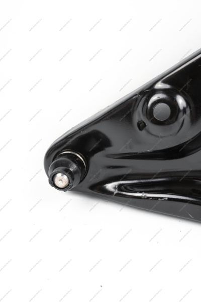 Рычаг передний правый LADA Largus/Logan 2014- (с боковой проточкой) Lada 545001064R LADA 545002124R