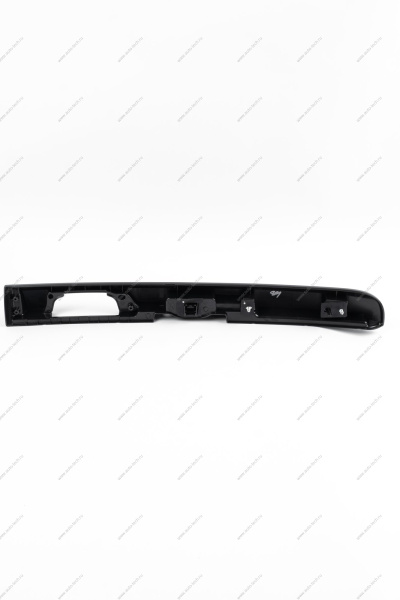 Накладка LADA Largus двери задка левая (пласт) 6001549301(без отв. под личинку) Renault RENAULT 8200553159