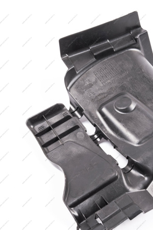 Щиток боковой переднего правого колеса LADA XRAY Renault LADA 638309356R