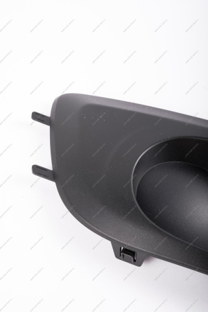 Заглушка противотуманной фары ВАЗ-2191 правая Lada LADA 21910-2803102-00