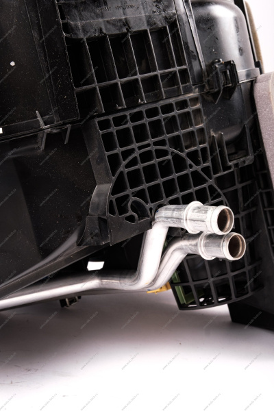 Модуль отопления, вентиляции и кондиционирования с рециркуляцией, с механическим (тросовым) приводом управления COMFORT Lada Vesta NG ( VALEO) Lada LADA 8450032252