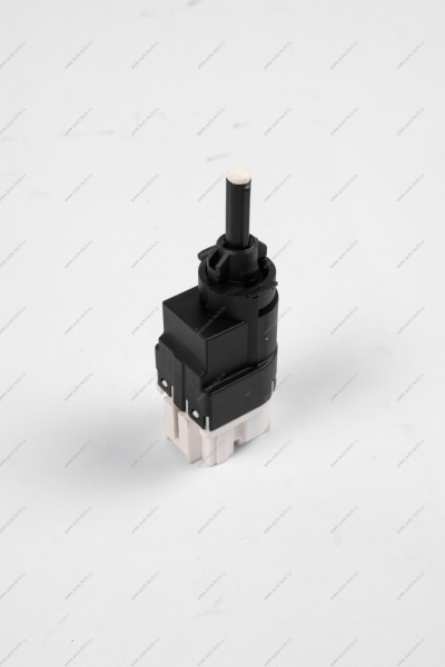 Выключатель стоп-сигнала Renault Logan, LAGRUS, Clio, Laguna II (8кл) RENAULT RENAULT 253206170R