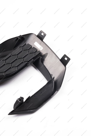 Заглушка ПТФ правая LADA Vesta SW Cross FL Lada LADA 8450041567