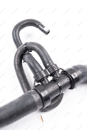 Шланг отводящий радиатора двигателя (H4M) Lada Vesta Lada LADA 8450038392