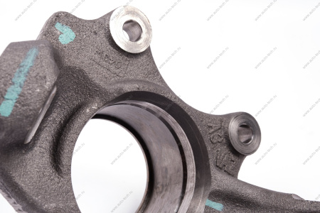 Кулак поворотный правый RENAULT Duster Renault RENAULT 8201698229