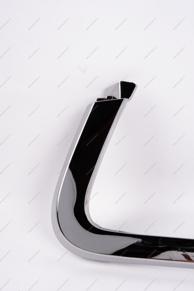 Молдинг переднего бампера верхний правый Lada Vesta SW Cross Lada LADA 8450031302