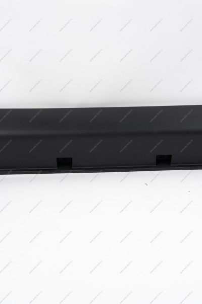 Облицовка LADA Largus Cross (FL) NEW порога правая с лентой Lada LADA 8450091634