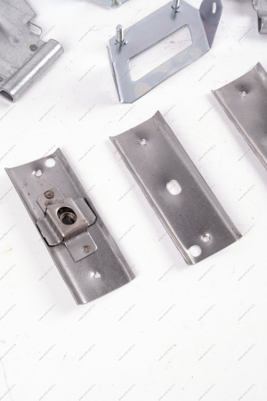 Кр-н переднего бампера ВАЗ-2108 (комплект) без болтов крепл бампера 21080-2803168-00) Lada LADA 21080-2803018-01