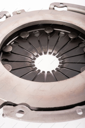 Диск сцепления ведомый+нажимной LADA XRAY/Vesta без выжимн подш. КПП-JR5 к-т HOLA HOLA CH01031