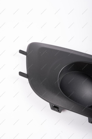 Заглушка противотуманной фары ВАЗ-2191 правая Lada LADA 21910-2803102-00