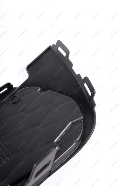 Заглушка передней противотуманной фары правая LADA Xray Cross Lada LADA 8450022044