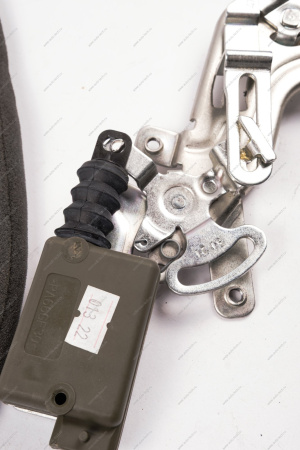 Привод LADA Largus окрывания левой+правой двери задка с тросиками к-т Lada LADA 6001550298+6001550302