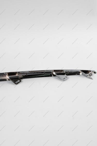 Молдинг переднего бампера верхний левый Lada Vesta SW Cross Lada LADA 8450031303