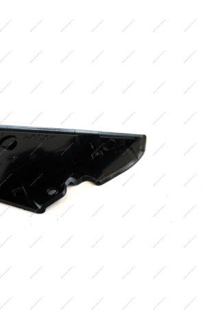 Накладка передней правой двери наружняя (пластик , уголок за зеркалом ) LADA XRAY пластмасс Lada LADA 638747580R