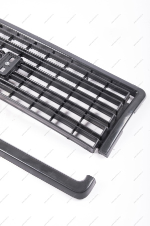 Решетка радиатора ВАЗ-2107 + молдинг (черная) к-т ДЗА LADA 21070-8401014-00