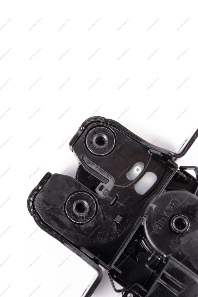 Замок крышки багажника с электроприводом, двухпозиционный Lada Vesta Renault RENAULT 905039428R