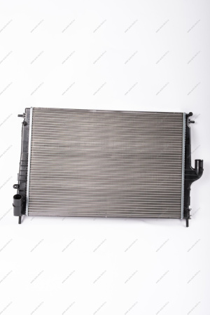 Радиатор охлаждения LADA Largus/Лада Ларгус с кондиц. 16 кл. . Lada LADA 214100598R