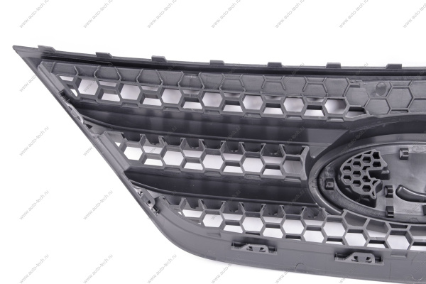 Решетка переднего бампера верхняя нов/ обр. Largus Cross Lada LADA 8450091244
