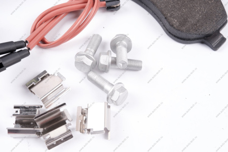 Тормозные колодки дисковые передн. Ford Transit VIII 13- (с задними одинарными шинами) MARSHALL Marshall M2625602