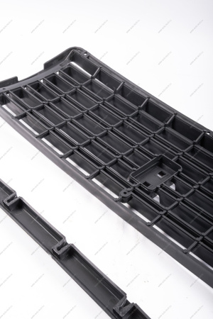 Решетка радиатора ВАЗ-2107 + молдинг (черная) к-т ДЗА LADA 21070-8401014-00