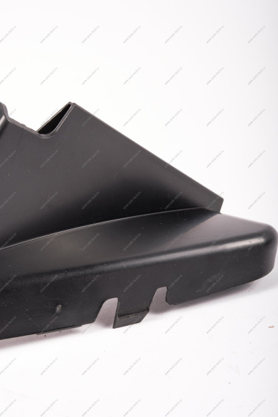 Дефлектор радиатора Renault Duster 2010-2021 Renault RENAULT 628172734R