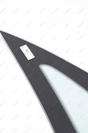 Стекло окна боковины ВАЗ-2190 правое (overtinted) тонирован (AGC) Lada LADA 4026656