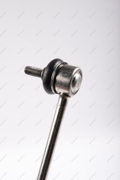 Стойка переднего стабилизатора поперечной устойчивости с шарниром в сборе LADA Vesta PILENGA Pilenga TSP2409