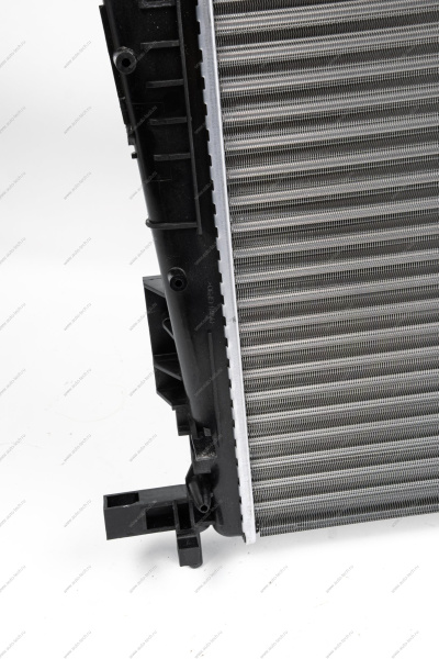 Радиатор охлаждения LADA Vesta Lada LADA 214105731R