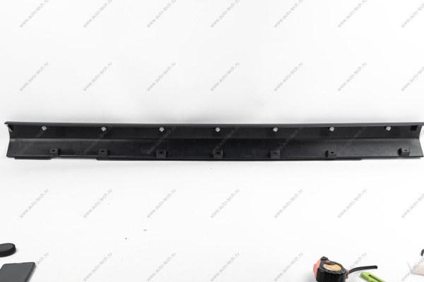 Облицовка LADA Largus Cross (FL) NEW порога правая с лентой Lada LADA 8450091634