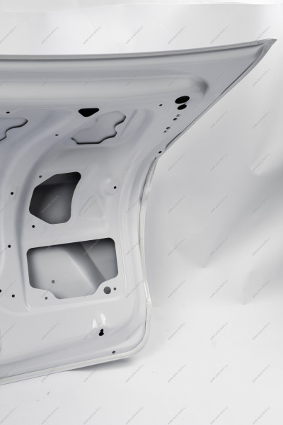 Крышка багажника (FL) LADA GRANTA 2018- (седан) 221 Ледниковый ( белый ) LADA 8450104268-221