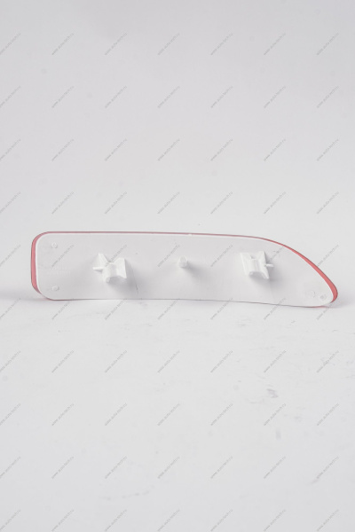 Катафот заднего бампера LADA Largus/Лада Ларгус левый (плас) Renault RENAULT 8200751779