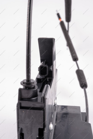 Замок передней двери левый LADA Vesta FL Lada LADA 8450040360