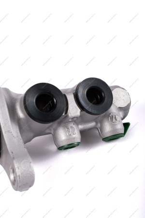 Главный тормозной цилиндр LADA Vesta Lada LADA 8450006884-2