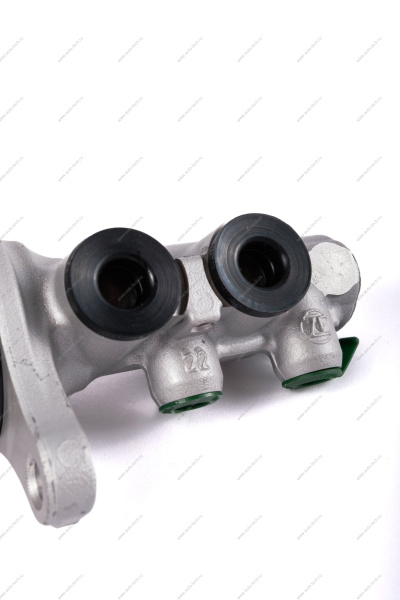 Главный тормозной цилиндр LADA Vesta Lada LADA 8450006884-2