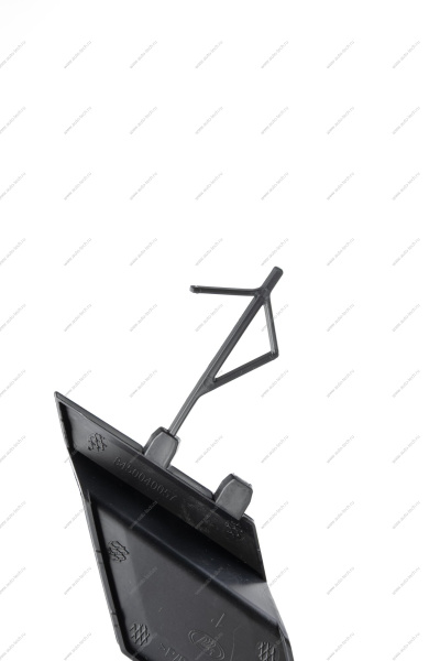 Крышка окна под переднюю буксирную проушину LADA Vesta FL Lada LADA 8450040057