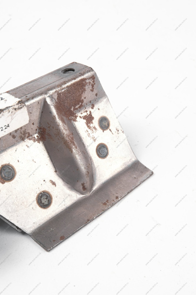 Поддомкратник ВАЗ-2121 задний правый(кронштейн) Lada LADA 21210510141000