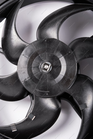 Вентилятор охлаждения с кожухом к радиатору с кондиц.н/о ВАЗ-2190 2015- Lada LADA 21900130002500