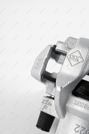 Суппорт передний правый в сборе Renault Logan II, Sandero II (суппорт 410016069R +2шт тормозн.колодки 410602581R) Renault RENAULT 410006865R