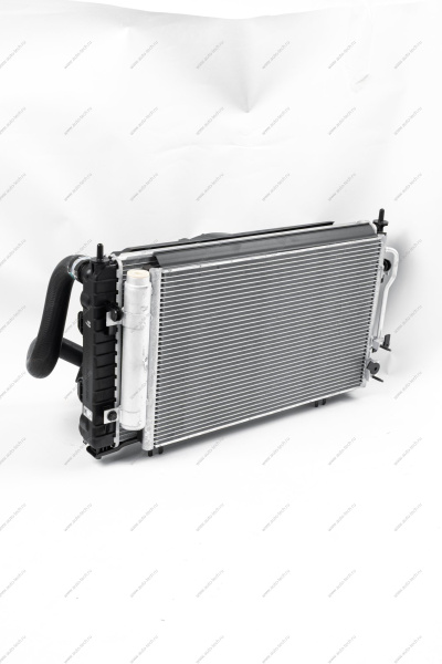 Радиатор охлаждения ВАЗ-2190/Datsun 2015- + рад.конд. с 1 эл. вент.и патрубками МКПП н/о в сборе Lada LADA 8450110795